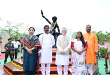 धरती आबा के पुण्यतिथि पर राज्यपाल और CM की भावभीनी श्रद्धांजलि