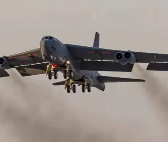 US एयरफोर्स का B-52 क्रैश से दहला अमेरिका, 8 मृत