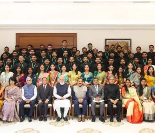 PM मोदी ने IAS प्रशिक्षुओं को दिया बड़ा संदेश, विकसित भारत 2047 का लक्ष्य