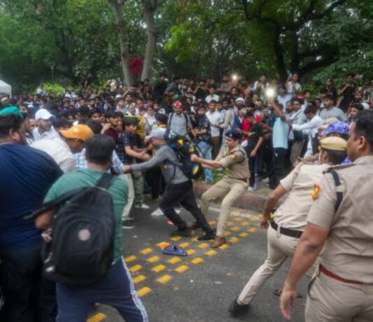 CJP के ‘संसद चलो मार्च’ में बवाल, पुलिस का बड़ा एक्शन