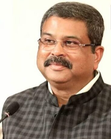 केंद्रीय शिक्षा मंत्री धर्मेंद्र प्रधान ने दिया इस्तीफा