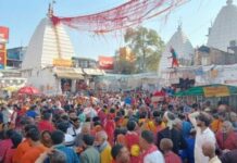 देवघर के बाबा धाम में पहली सोमवारी पर 2 लाख श्रद्धालुओं की उमड़ी भीड़, शिवभक्तों का जनसैलाब