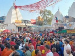 देवघर के बाबा धाम में पहली सोमवारी पर 2 लाख श्रद्धालुओं की उमड़ी भीड़, शिवभक्तों का जनसैलाब