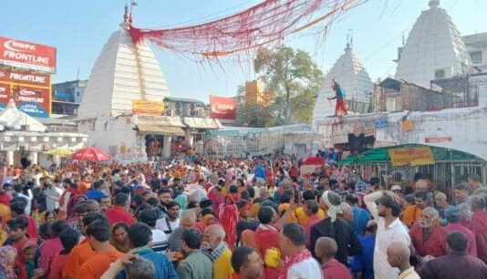 देवघर के बाबा धाम में पहली सोमवारी पर 2 लाख श्रद्धालुओं की उमड़ी भीड़, शिवभक्तों का जनसैलाब