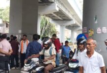 रांची में भाजपा का शक्ति प्रदर्शन, चक्का जाम की कोशिश, टायर जलाकर प्रदर्शन