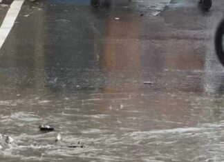 रांची में बारिश का कहर, सड़कों पर जलजमाव ने बढ़ाई परेशानी
