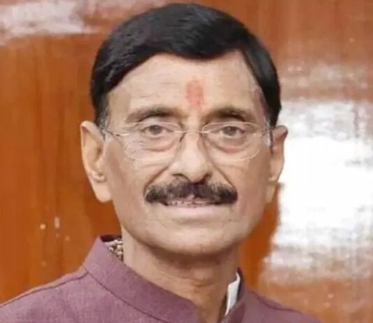 छात्र आंदोलन पर सियासत तेज, 600 छात्रों पर FIR, संजय सेठ नाराज