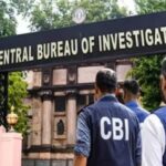 50 हजार की घूस लेते रेलवे इंजीनियर गिरफ्तार, घर से 77 लाख बरामद