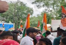 झारखंड के हक के लिए कांग्रेस का जोरदार प्रदर्शन, रांची DC ऑफिस घेरा