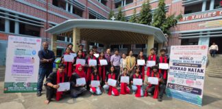 विश्व मानसिक स्वास्थ्य दिवस पर संत जेवियर्स की नाट्य मंडली ‘टीम शक्ति’ ने नुक्कड़ नाटक से जगाई जागरूकता