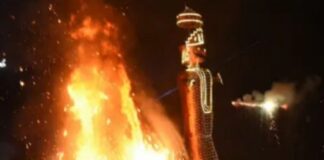 रांची में धूमधाम से मना दशहरा, मोरहाबादी में जला 70 फीट का रावण