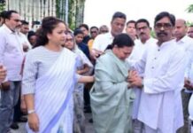 दीपिका पांडेय की बेटी युविका के ब्रह्मभोज में पहुंचे CM हेमंत, नम आंखों से दी श्रद्धांजलि